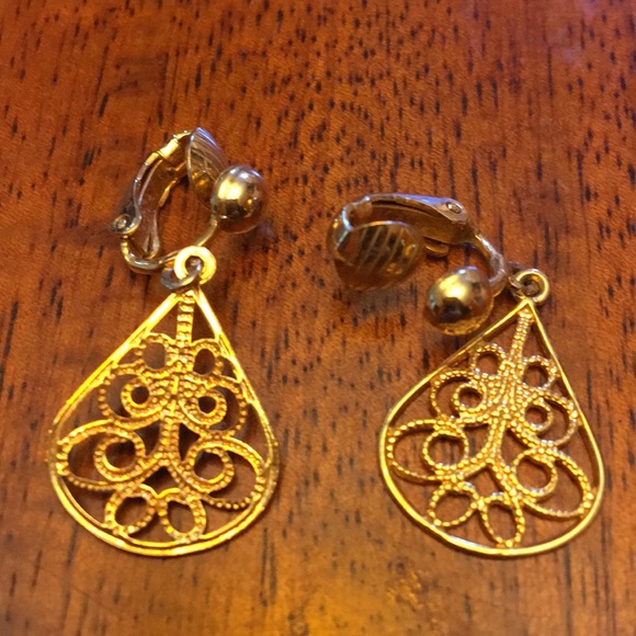 Clip-on Earrings - Picture 2 of 2